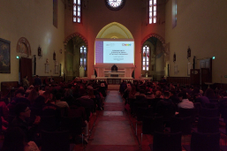 Gli studenti nella chiesa di San Francesco 